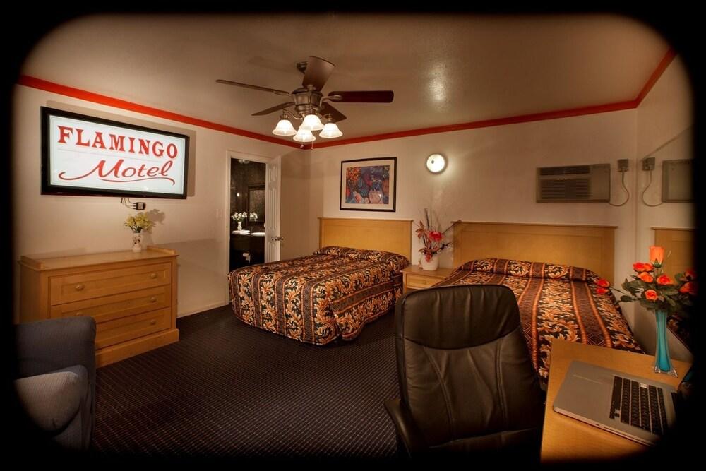 Flamingo 2* Oxnard